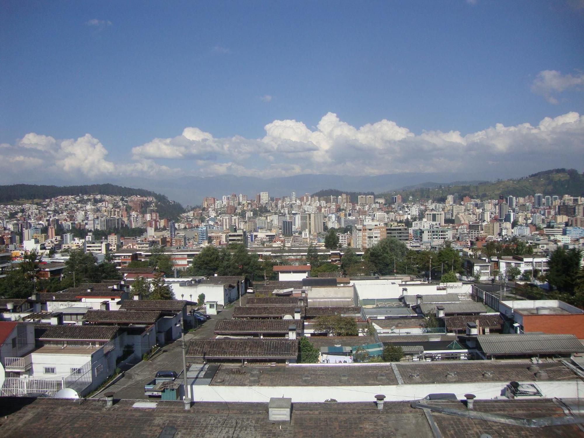 Suites Metropoli Quito Zewnętrze zdjęcie